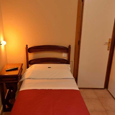 Hotel Properzio Assisi Bagian luar foto