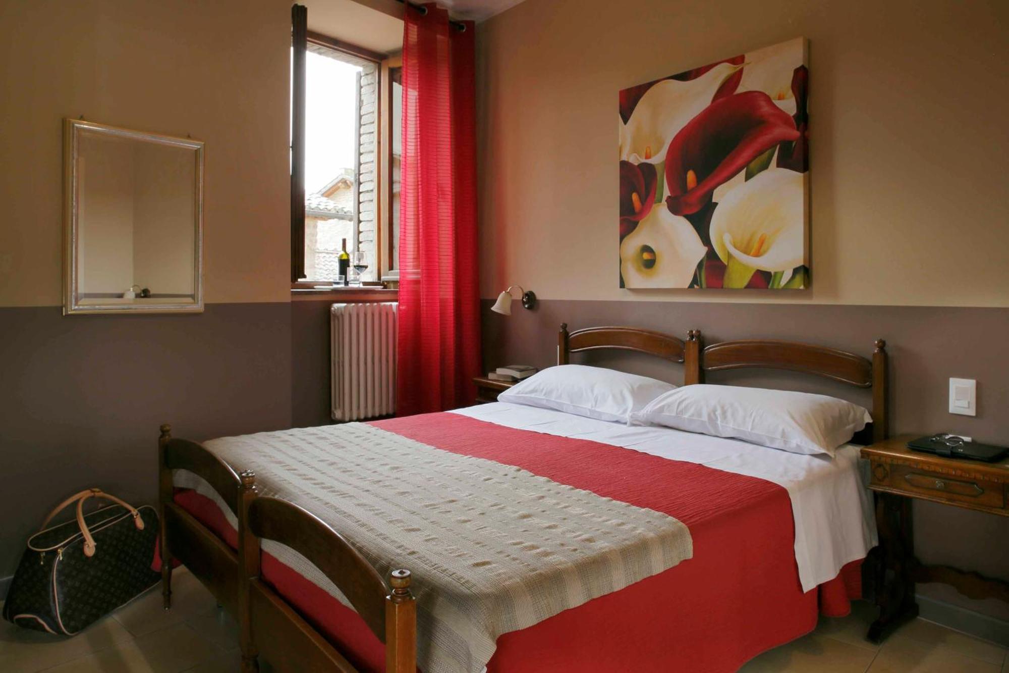 Hotel Properzio Assisi Bagian luar foto