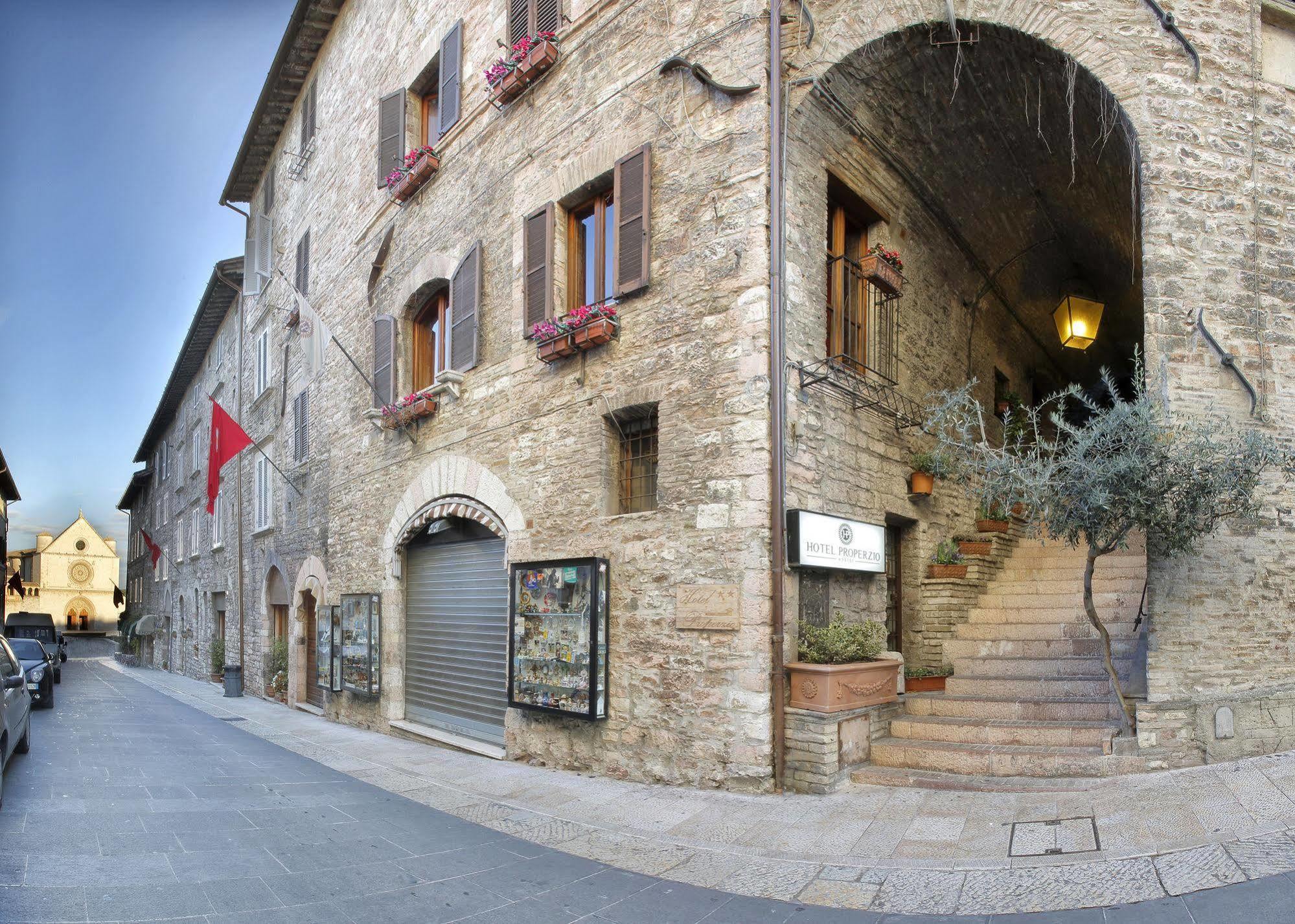 Hotel Properzio Assisi Bagian luar foto