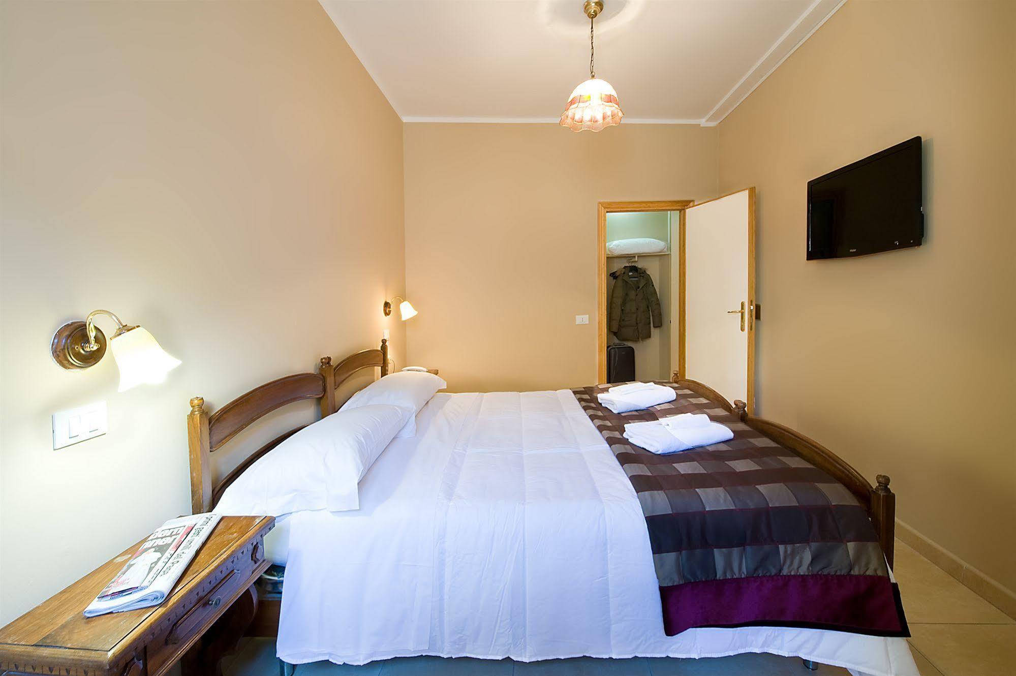 Hotel Properzio Assisi Bagian luar foto